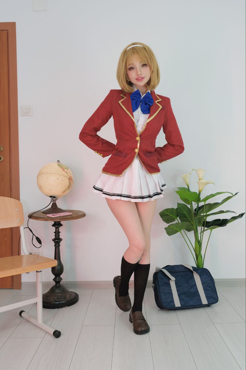 The School Uniform Cosplay Look That Has Everyone Talking