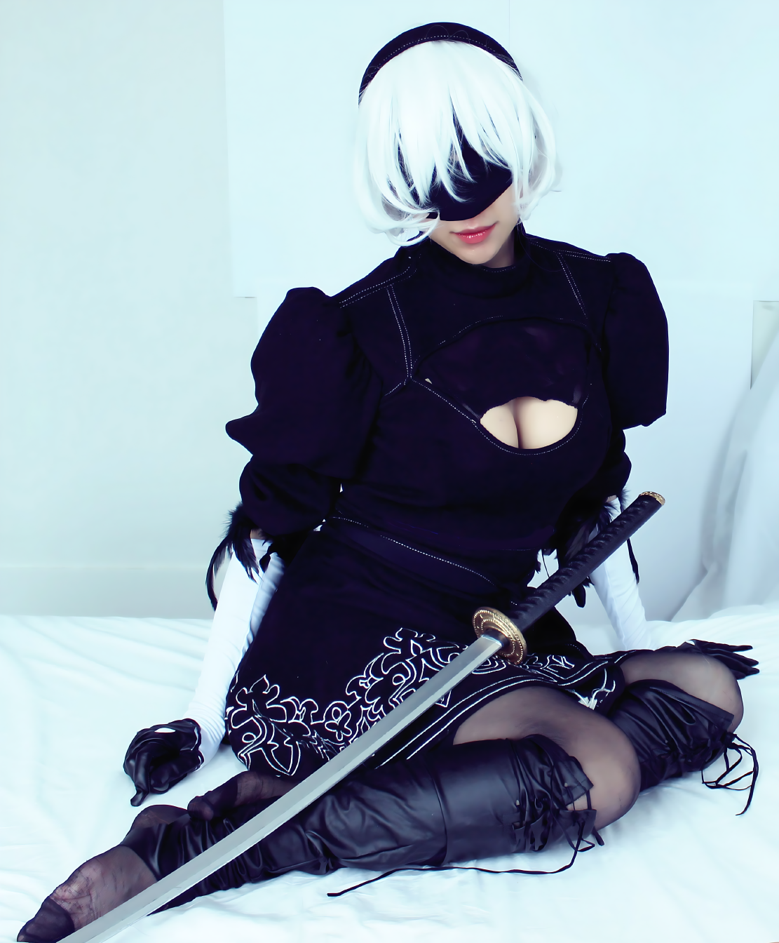 cosplay-inspiration-2b-elegant-powerful-costumes