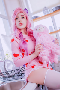 seraphine-cosplay-style-colorful-flair