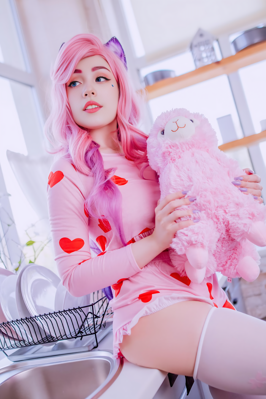 seraphine-cosplay-style-colorful-flair