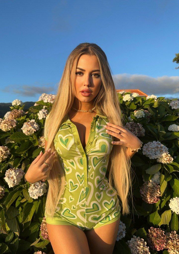 The Golden Hour Glow: How to Rock Bold Elegance with Playful Couture