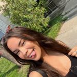 Effortless Chic: The Fashion & Beauty of Sunlit, Outdoor Vibes