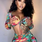 Unveiling Playful Elegance: The Bold Fashion & Beauty of Floral Fantasy